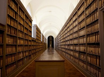 A sample of periodization of the universal history of archives in the light of civilization approach and evolution of data medium